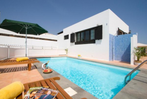 Grand Villa Famara Los Mojones by Dolores